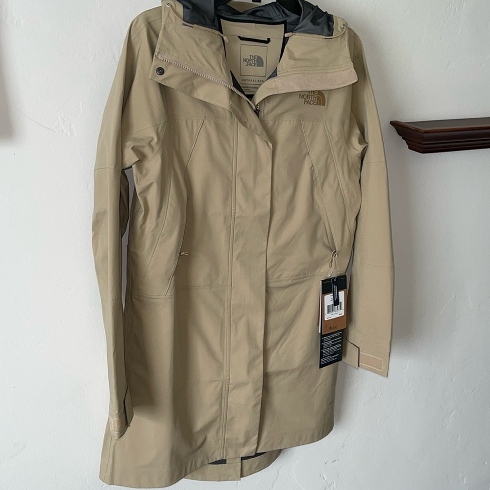 The North Face Women's City FUTURELIGHT™ Parka NWT (Size S)